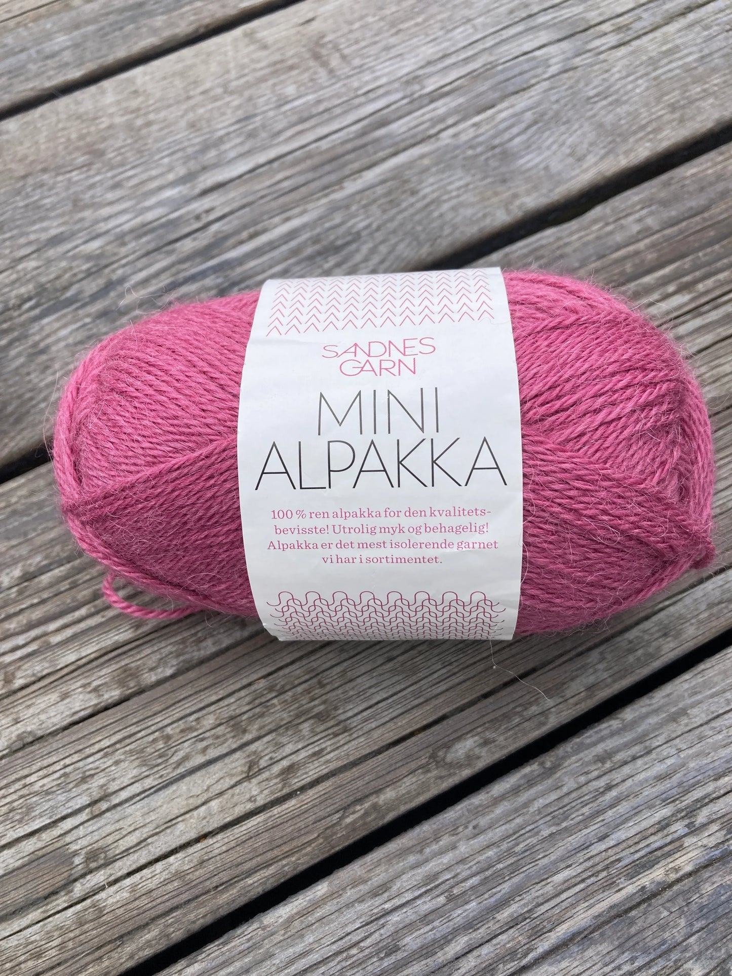 Sandnesgarn Mini Alpakka 4644 Cerise rosa - Strikkedrøm