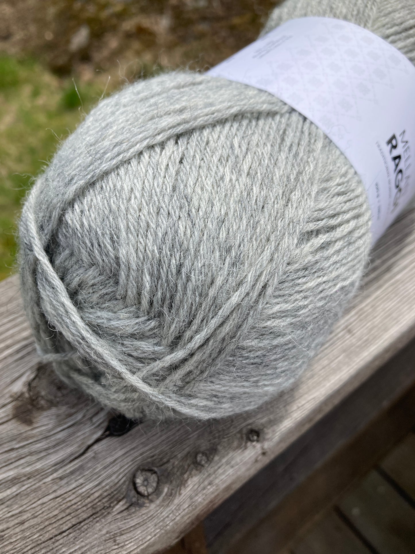 Mellanraggi 28211 lys grå