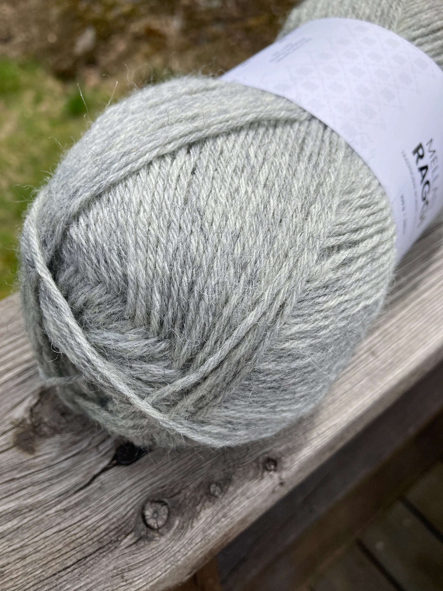 Mellanraggi 28211 lys grå - Strikkedrøm