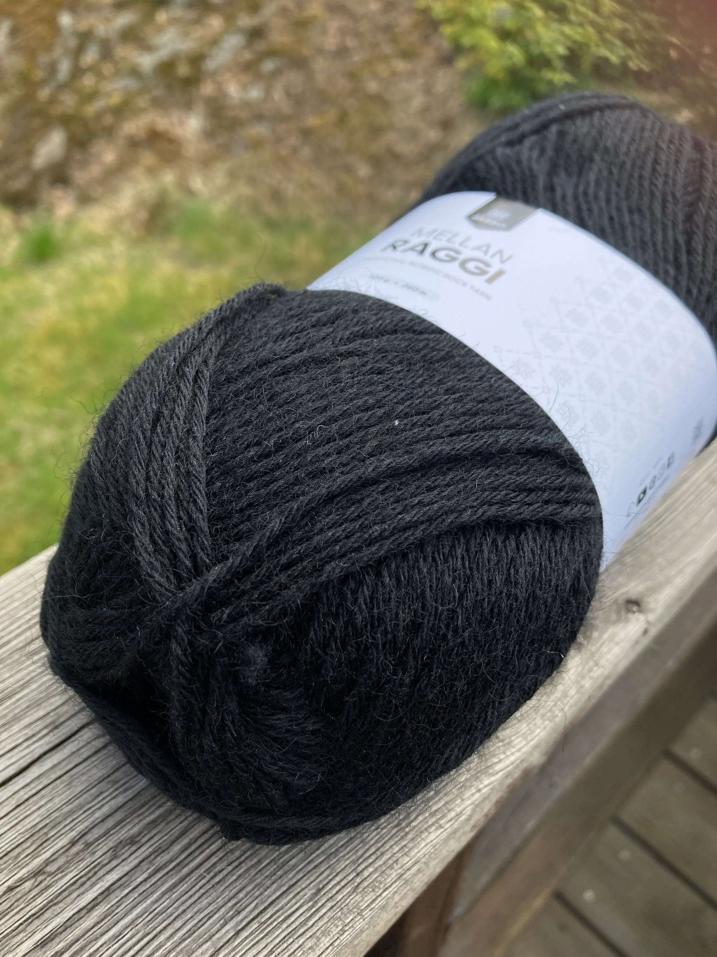 Mellanraggi 28213 svart - Strikkedrøm