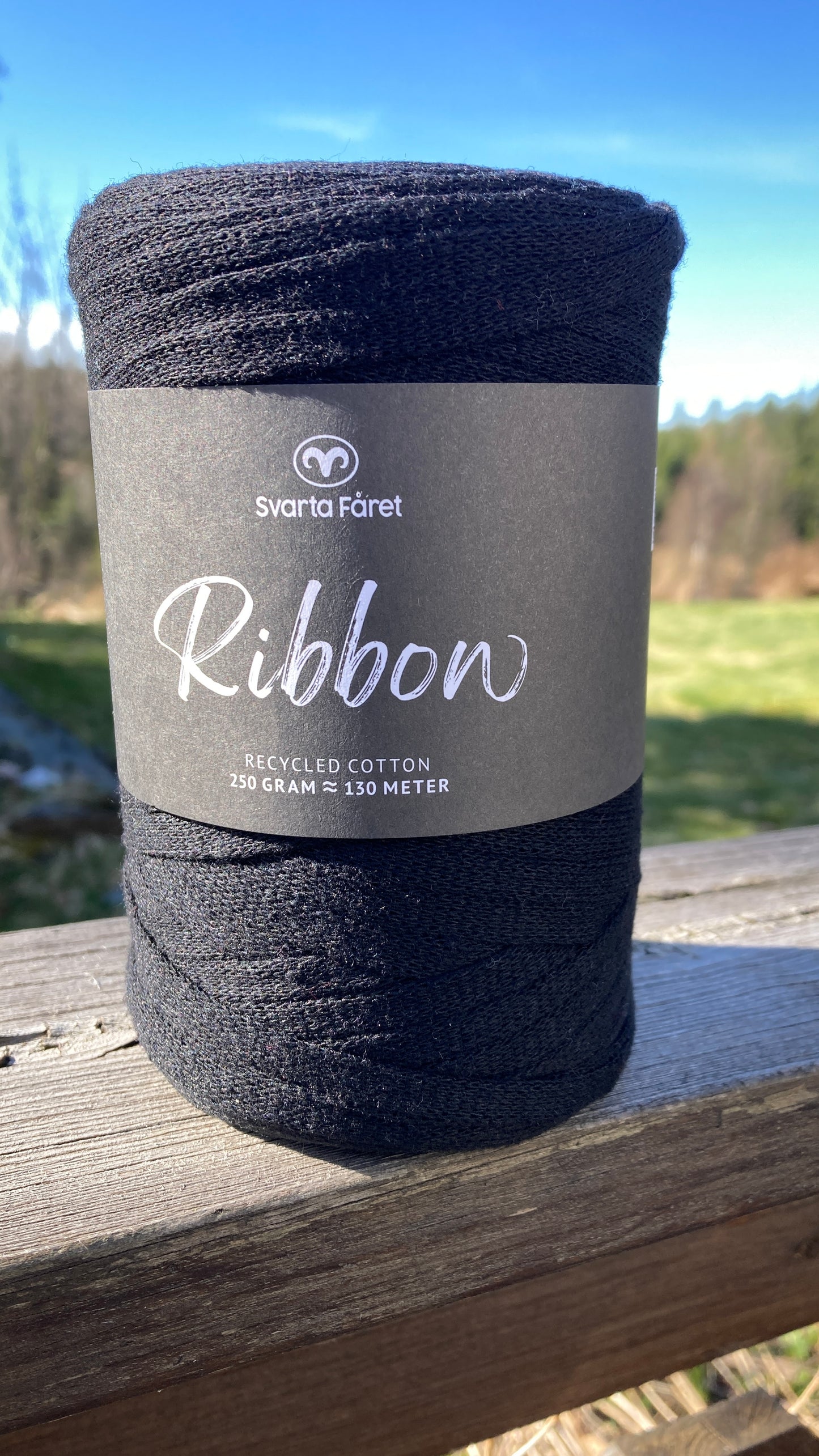 RIBBON Pitch black