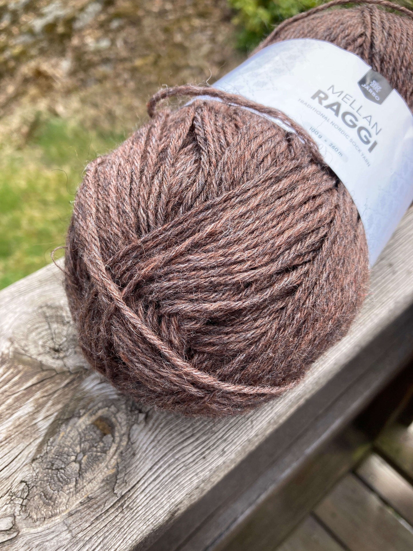 Mellanraggi 28223 brun - Strikkedrøm