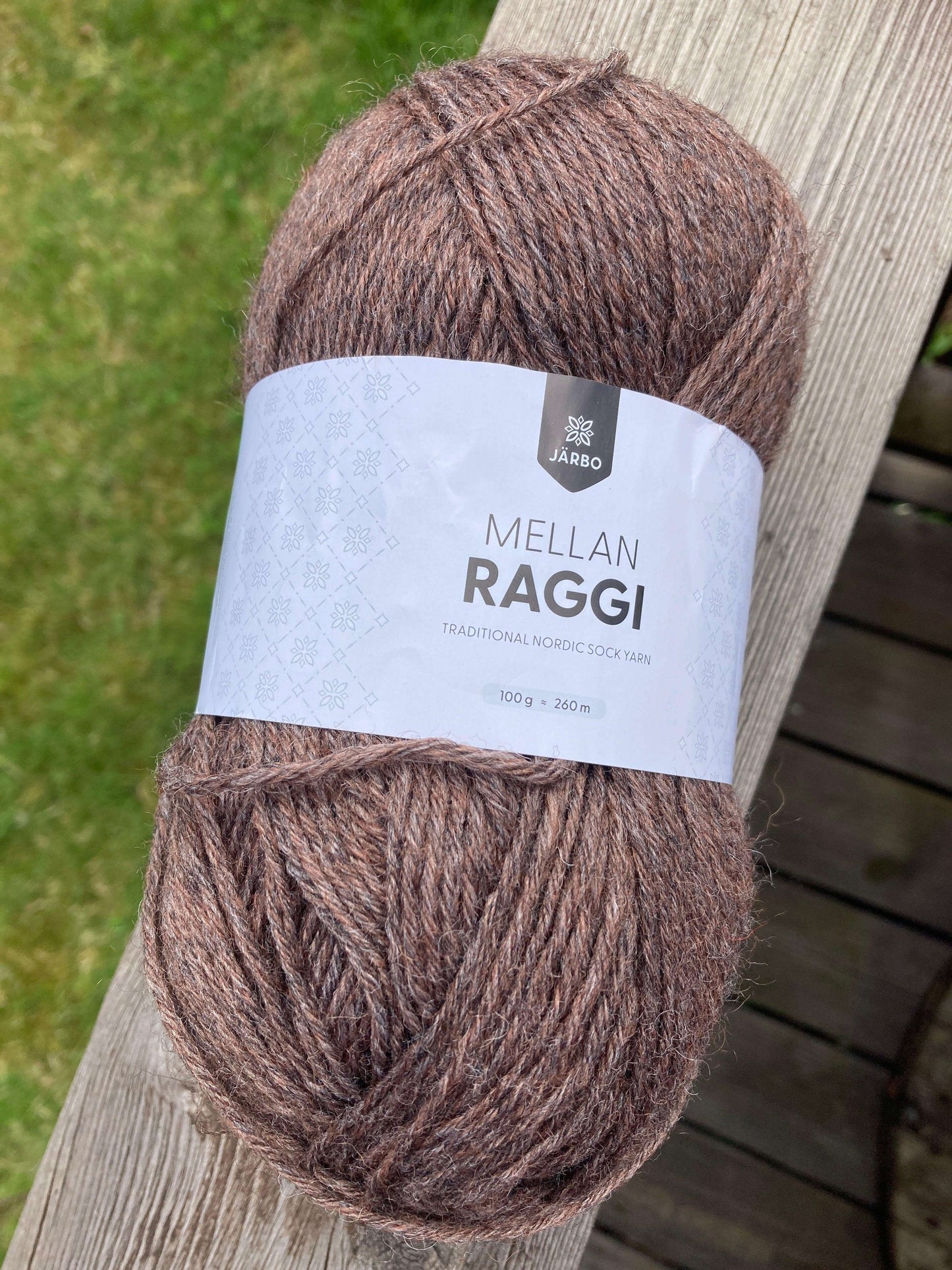 Mellanraggi 28223 brun - Strikkedrøm