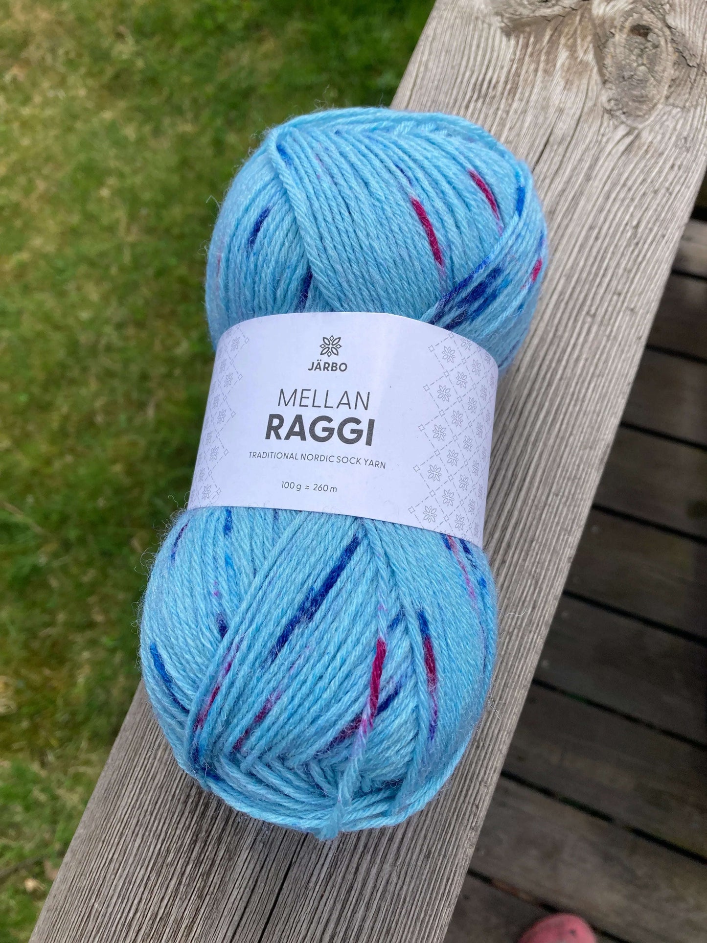 Mellanraggi 28453 Blå print - Strikkedrøm