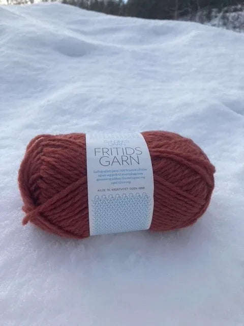 Fritidsgarn 4044 Brunlig rød - Strikkedrøm